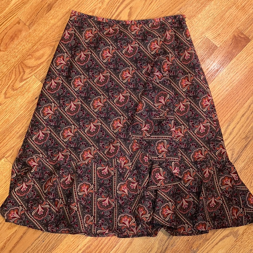 Loft ruffle hem skirt